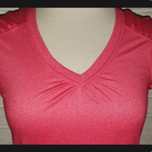 Women's Kirkland Signature Pink Short Sleeved V-Neck T-Shirt - Picture 9 of 10